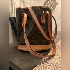 Louis Vuitton Monogram Bucket Shoulder Bag in Brown and Natural
